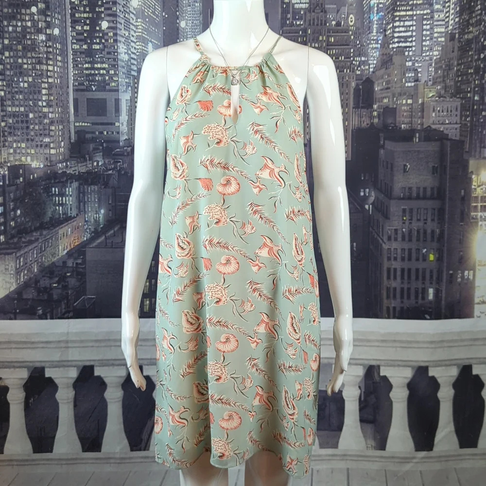 Forever 21 sz M Sleeveless Delicate Sea Themed Nautical Shells & Tropical Fish